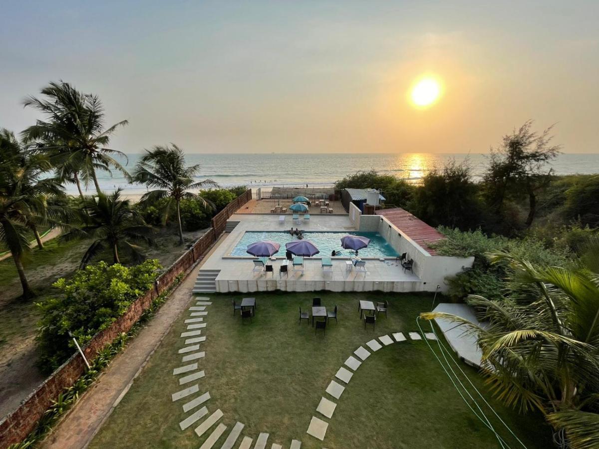 Hotel Kay'S By The Sea à Ajgaon Extérieur photo